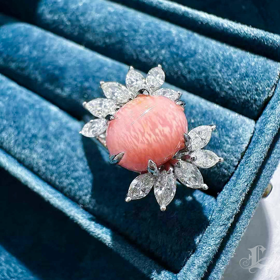 Miniaturbild: Conchéa — Empress Flame Conch Pearl & Marquise Diamond Halo Ring — 5.07ct