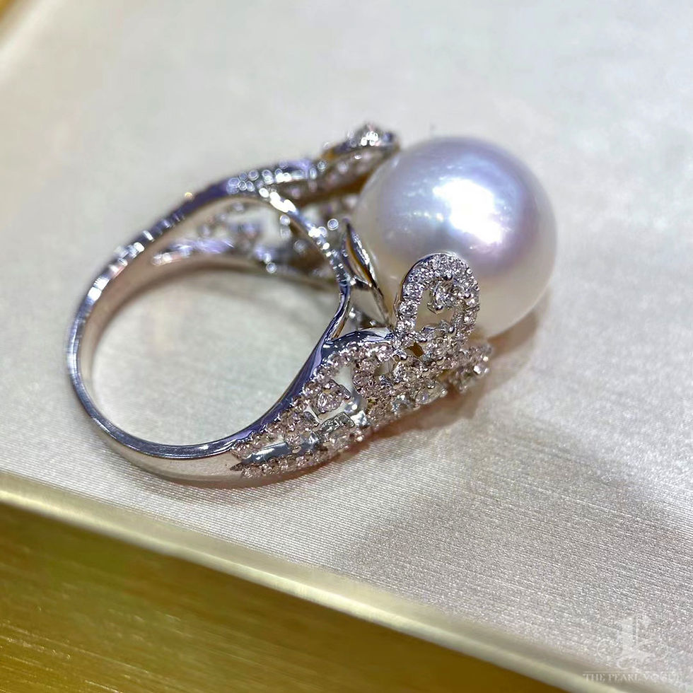 Miniaturbild: Crown Radiance — Diamond Filigree South Sea Pearl Ring, 18k White Gold