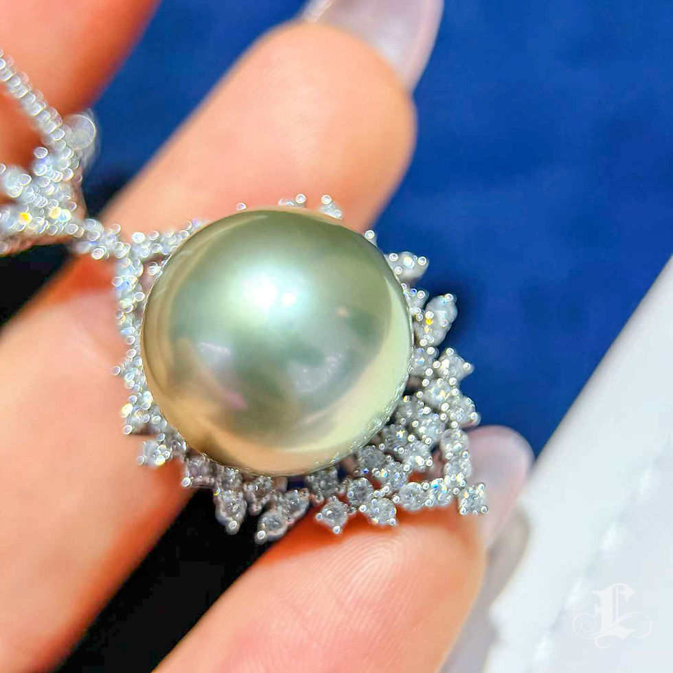 الصورة المصغرة: Crown Radiance — Celadon Tahitian Pearl Diamond Pendant Necklace