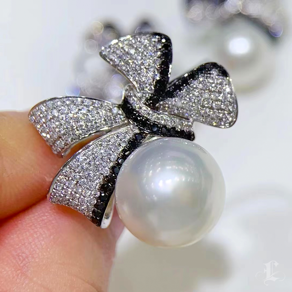 1.0 ct Diamond, AAAA 12-13 mm South Sea Pearl Bow Ring 18k Gold