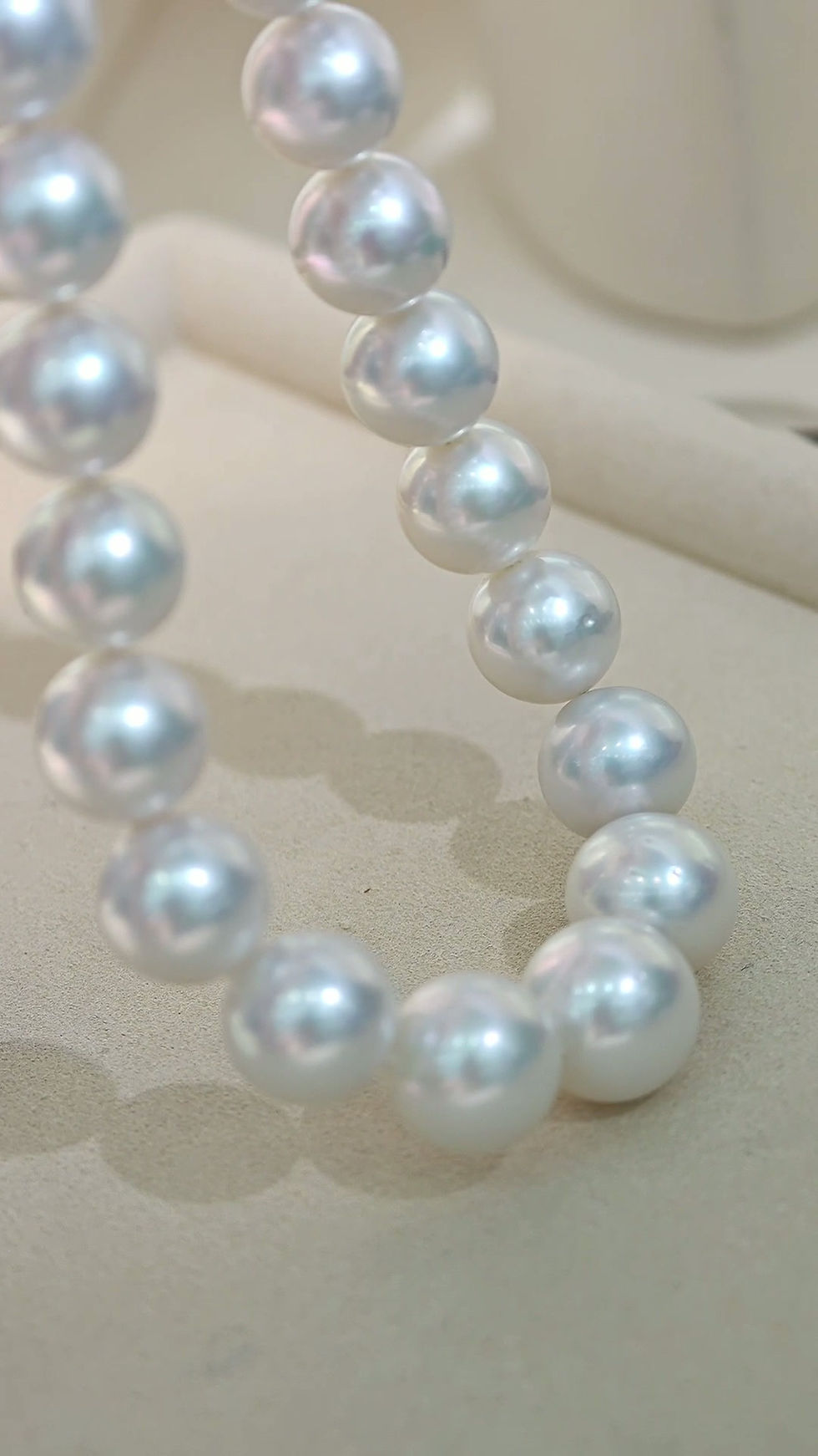Miniature : Crown Radiance — Certified Phoenix Majesty South Sea Pearl Necklace