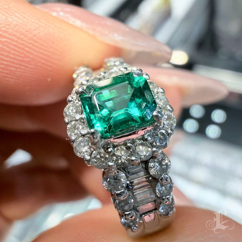 섬네일: Énigma — GIA Certified 0.47ct No-Oil Emerald Diamond 18K White Gold Ring