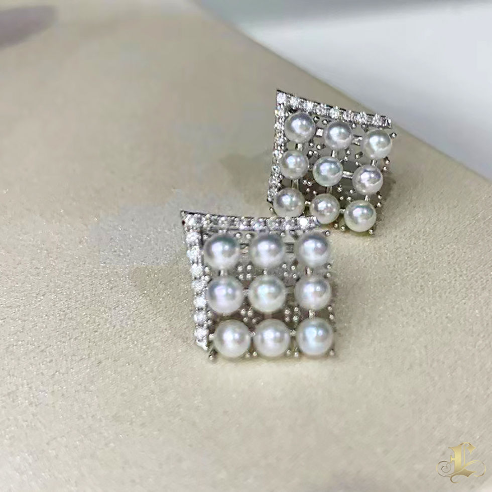 Miniaturbild: Sculpted Geometry — Aurora Akoya Pearl & Diamond Pavé Square Earrings