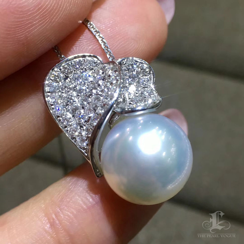 サムネイル： Lustre Arc — Heart-Line Diamond White South Sea Pearl Pendant