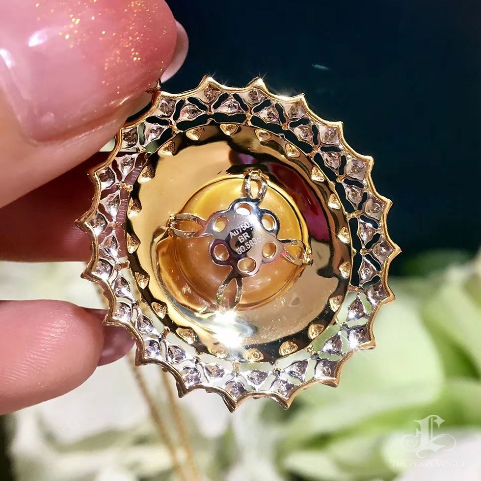Miniaturbild: Crown Radiance — Golden South Sea Pearl Diamond Halo Pendant
