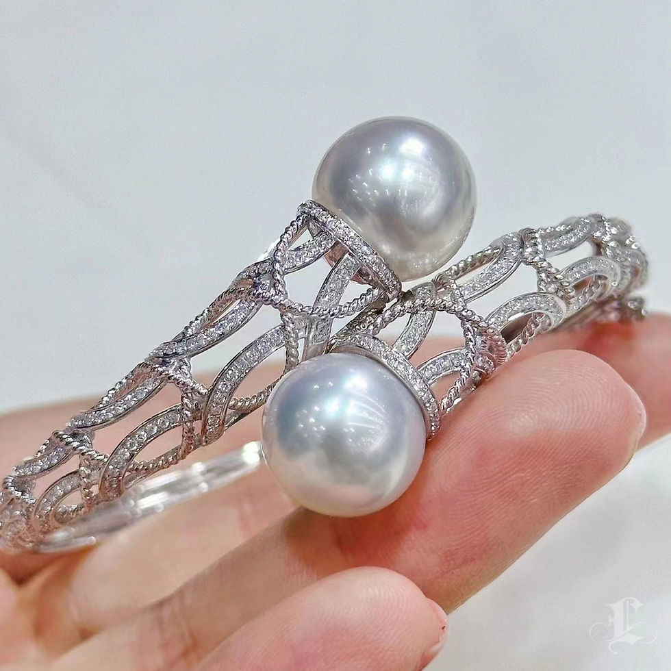Miniatura: Sculpted Geometry — Aurora Twin South Sea Pearl & Diamond Bangle