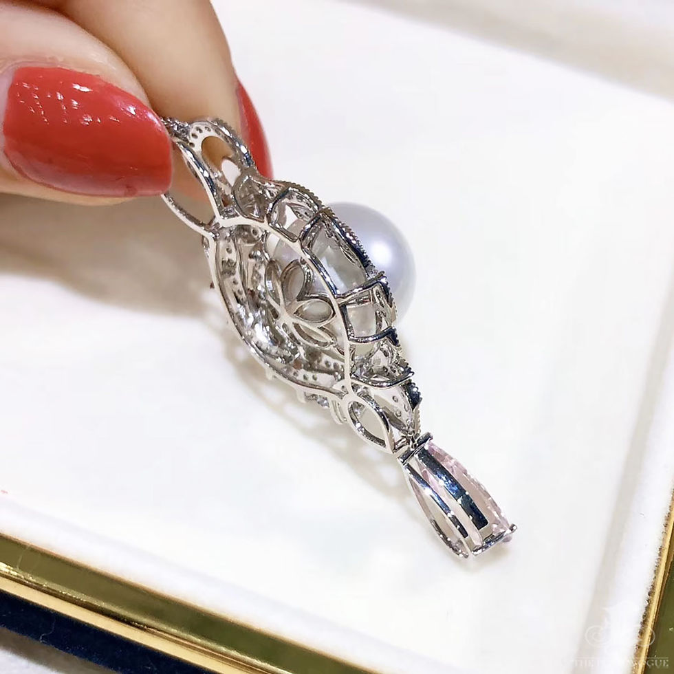 Miniaturbild: Crown Radiance — 1.54ct Beryl & Diamond 13–14 mm South Sea Pearl Pendant
