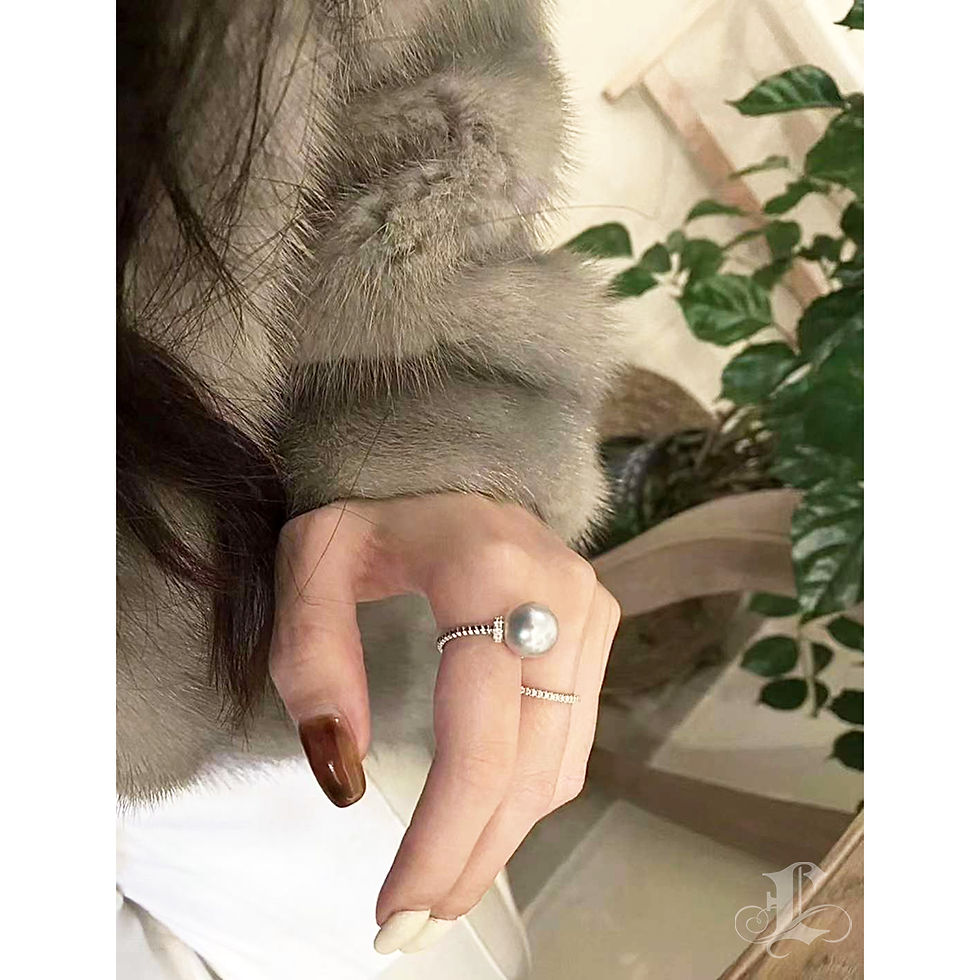 Thumbnail: Sculpted Geometry — South Sea Pearl Diamond Twisted Band Ring