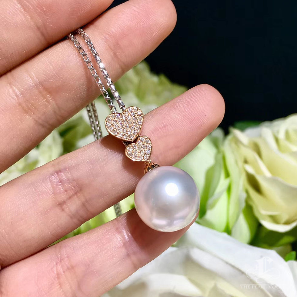 サムネイル： Lustre Arc — Transformable White South Sea Pearl Lariat Pendant with Diamond