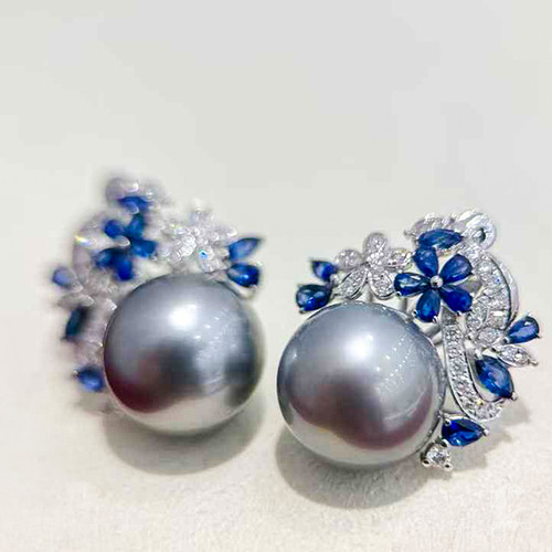 Aurora Midnight Bloom Tahitian Pearl Earrings 18K Gold w