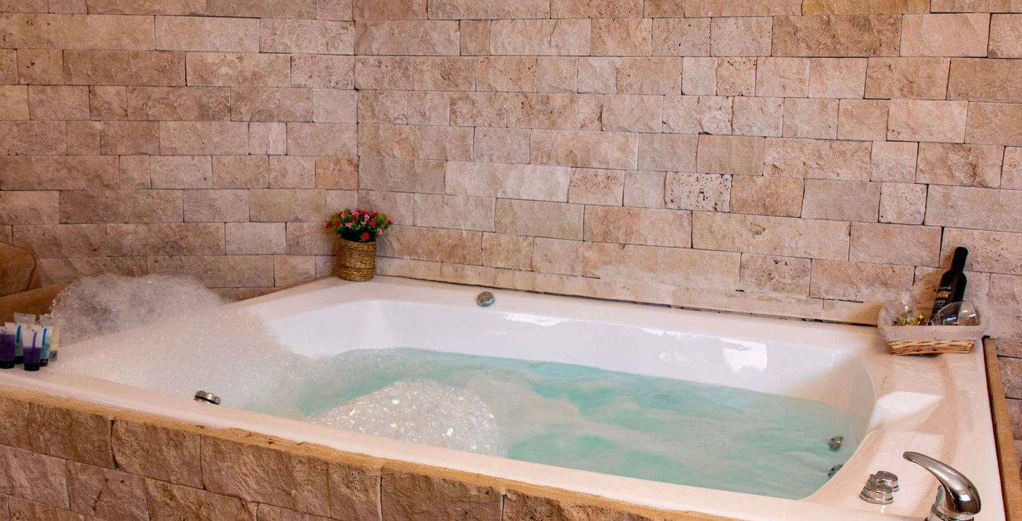 ג'קוזי בלב הסוויטה