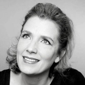 הדר גלרון קריינית לפרסומות אנגלית