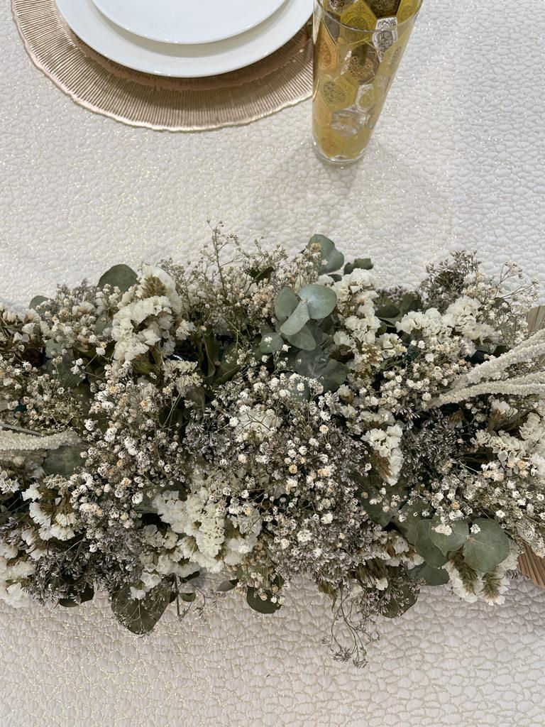 תמונה ממוזערת: סידור זר לבן יבש לשלחן