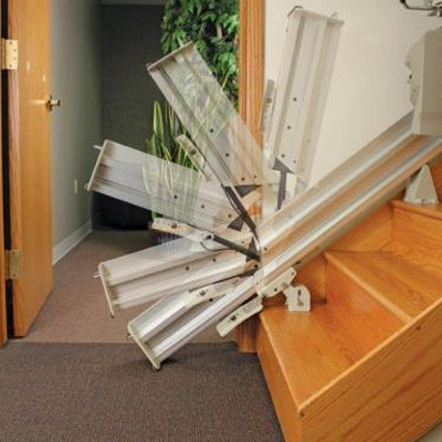 Bruno SRE 3000 with Manual Folding Rail | mobility-connection