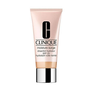 MOISTURE SURGE SHEERTINT HYDRATOR. Crema hidratante con color ultra liviana con factor de protección.