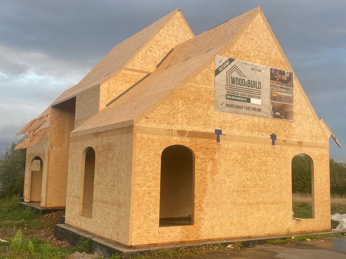 Realisatie houtmassiefbouw  landelijke woning in MAGNUMBOARD® door Wood & Build in Pittem