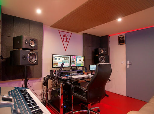 Studio N4D MUSIC_edited.jpg