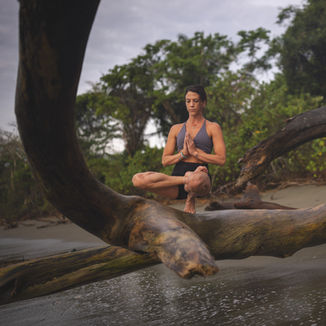 Taryn (Yoga Instructor)