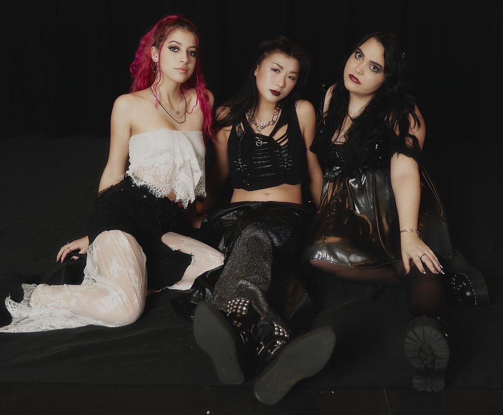 by Nora Comtois & Olivia Bobadilla