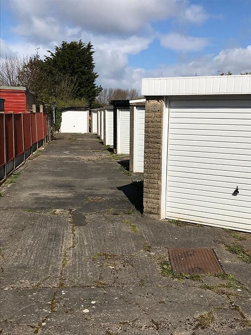 bispham fy2 garages