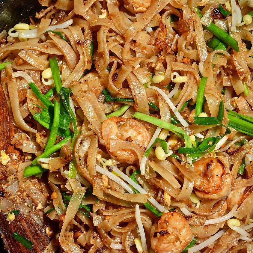 Pad Thai e Kanompang Namoo