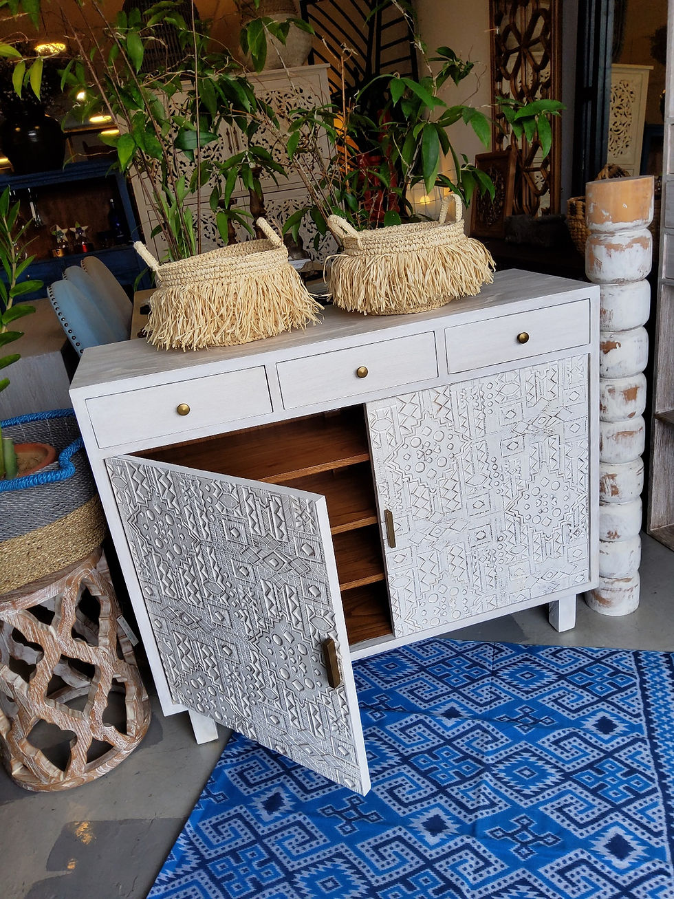 Thumbnail: Ikat 32 Cabinet