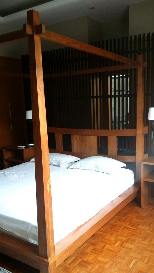 Thumbnail: Zen 4  Poster Bed
