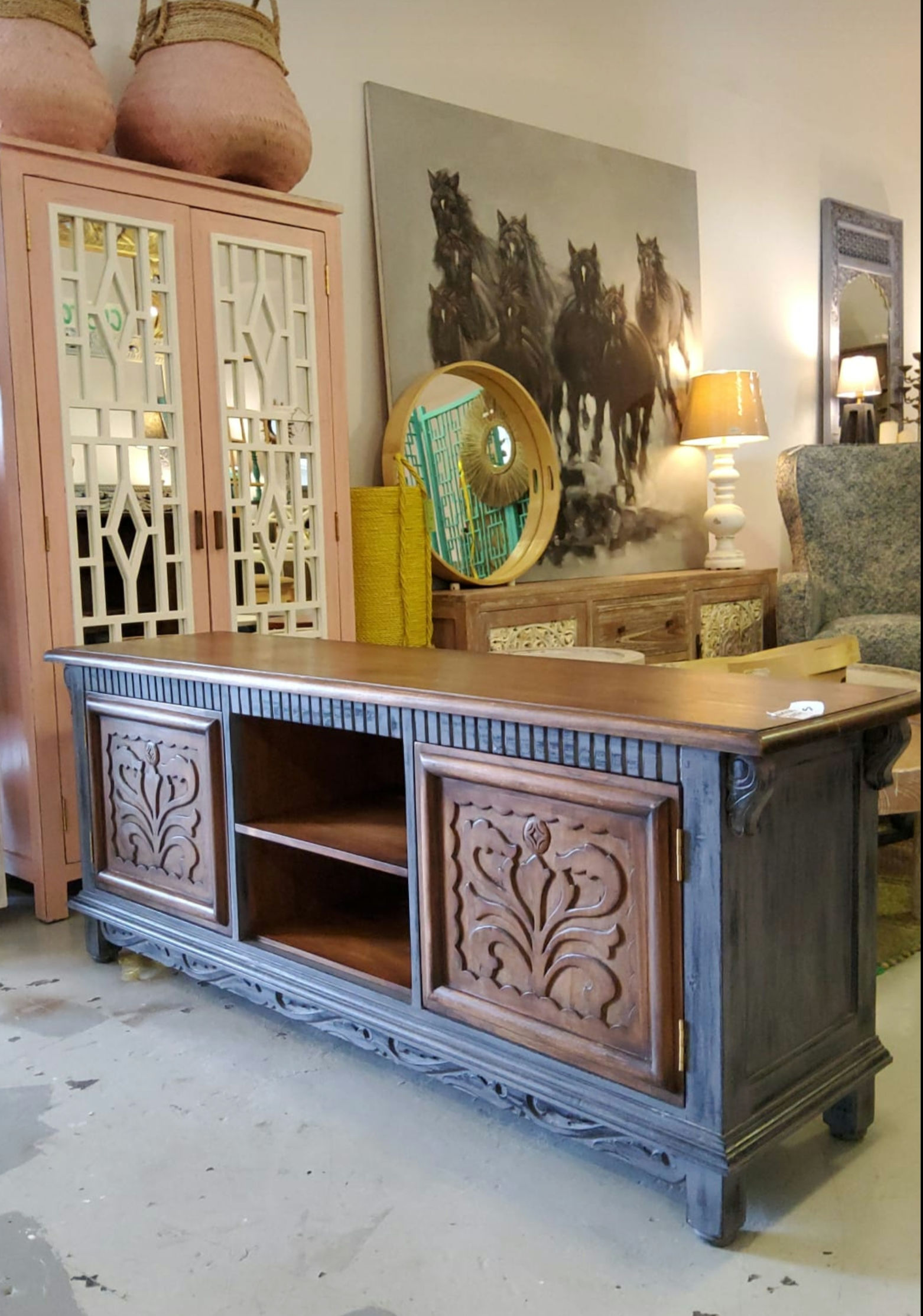 Kala Colonel 2 Door  Entertainment  Console 