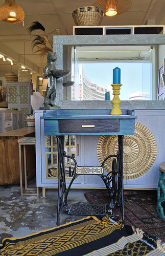 Singer Table | OriginAsia