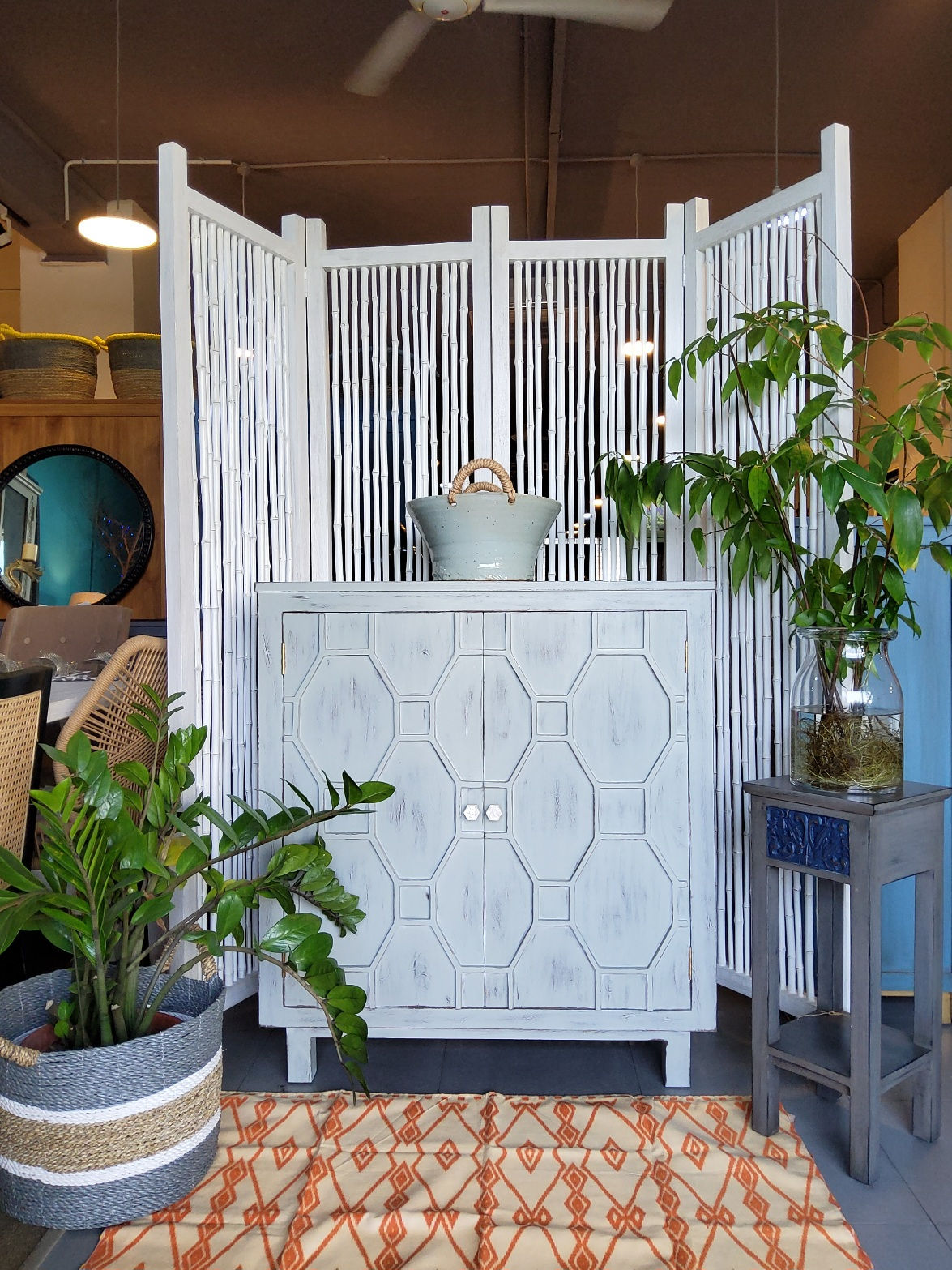  Grid 2 Door  Cabinet