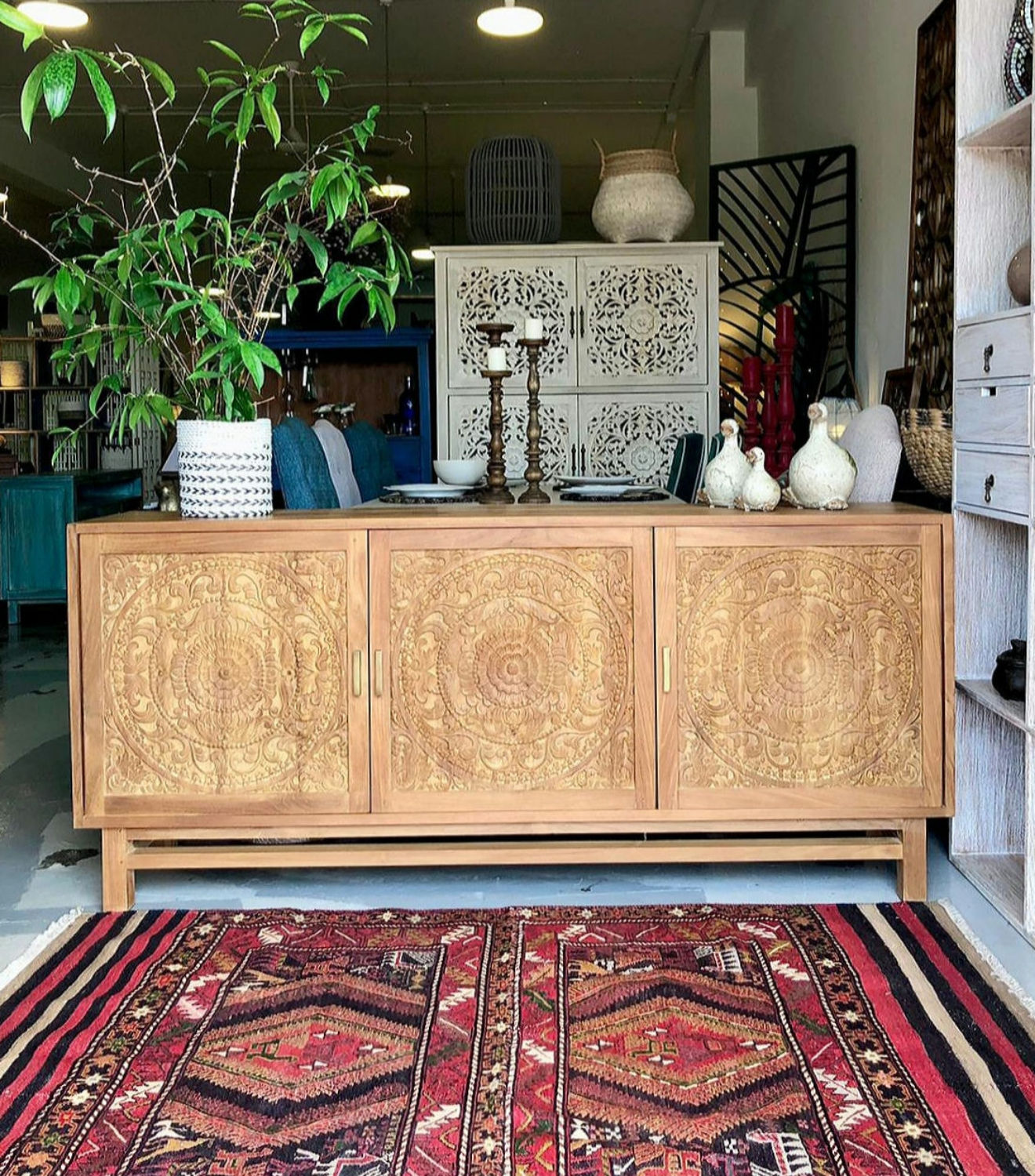 Flora 3  Cabinet 180