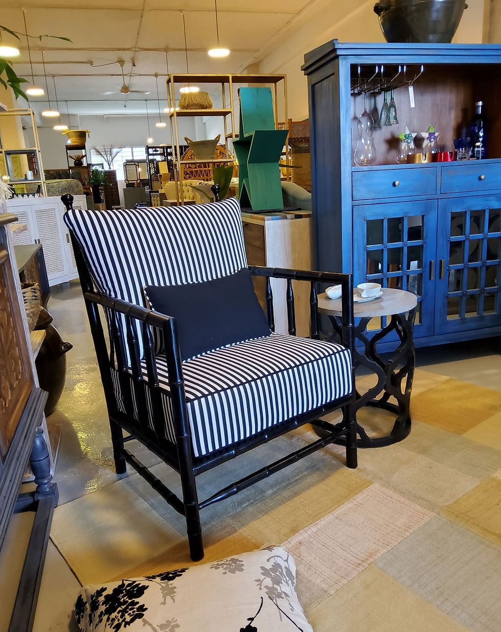 Thumbnail: Cola ll Lounge Arm Chair 
