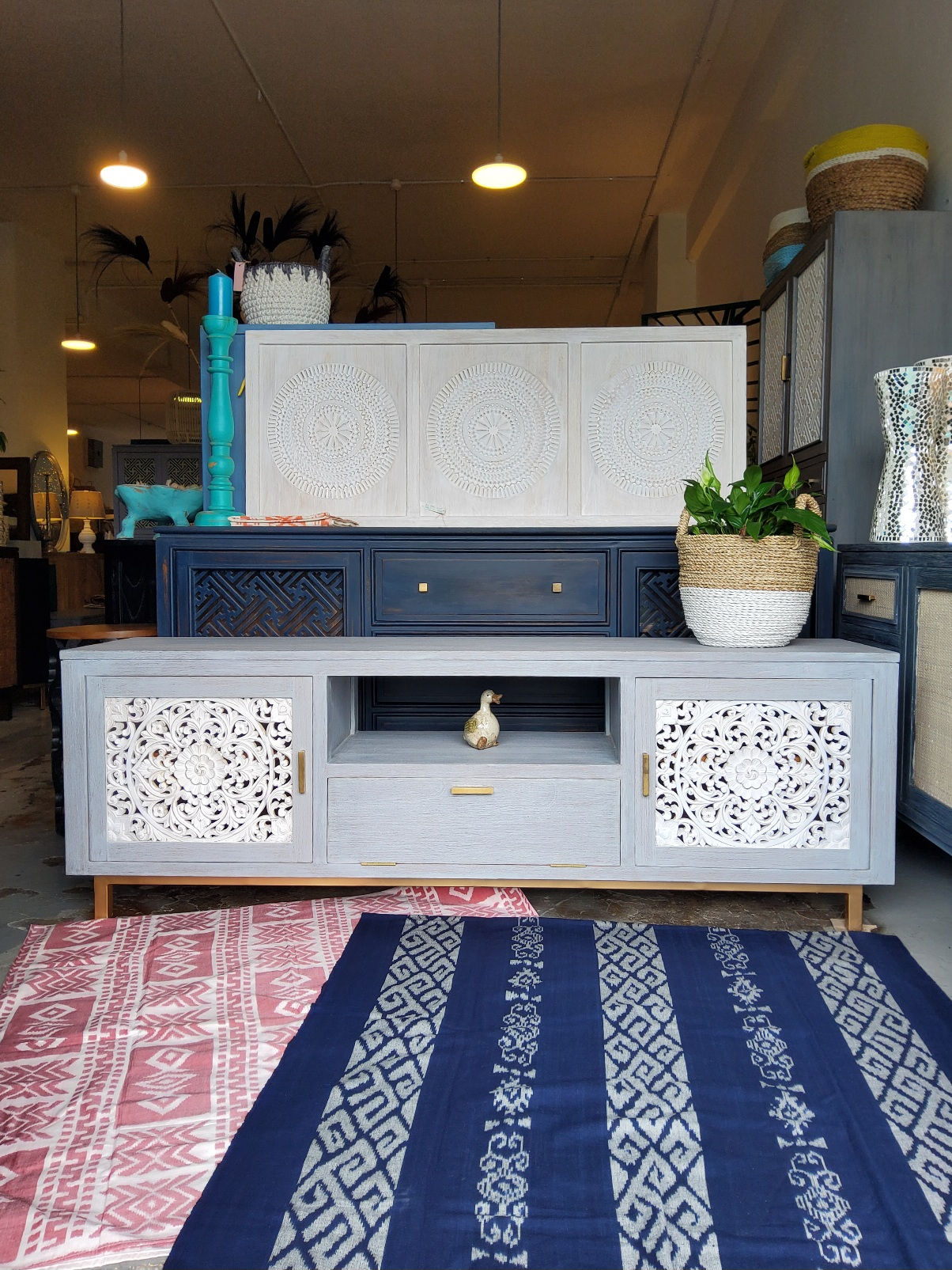 Ashley 22 Low Console 