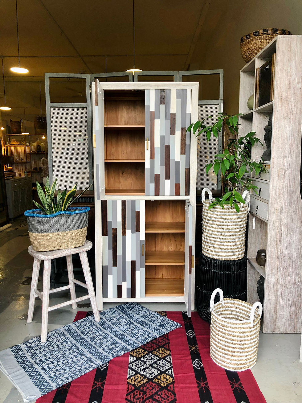 Thumbnail: Wave 4 Door Cabinet 