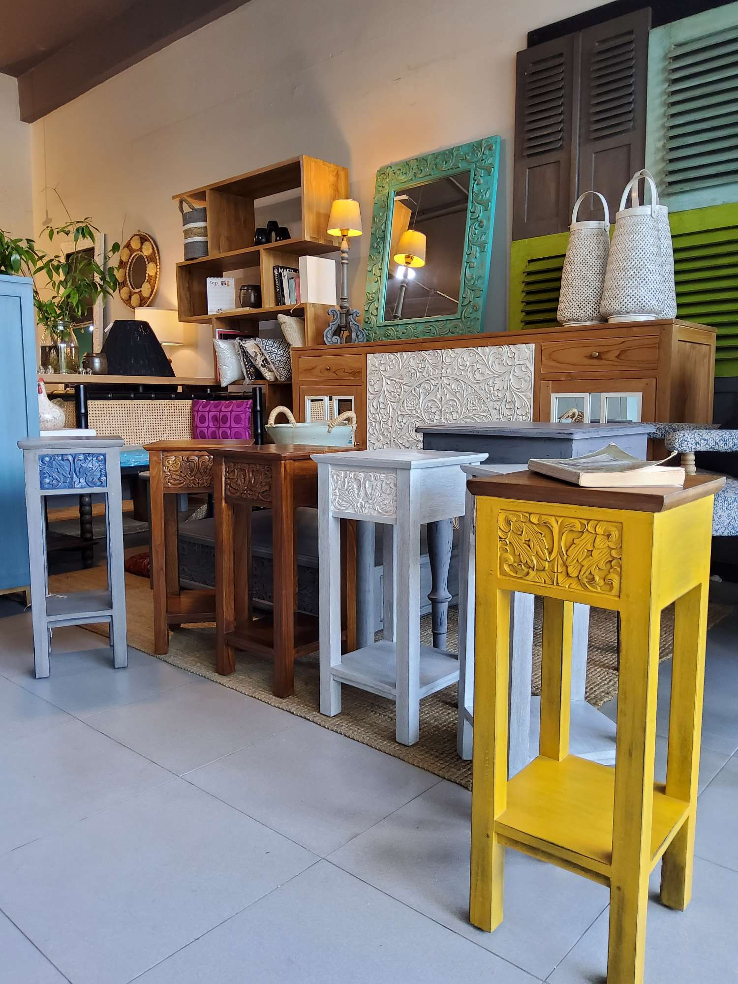 Flora VF  Small Table