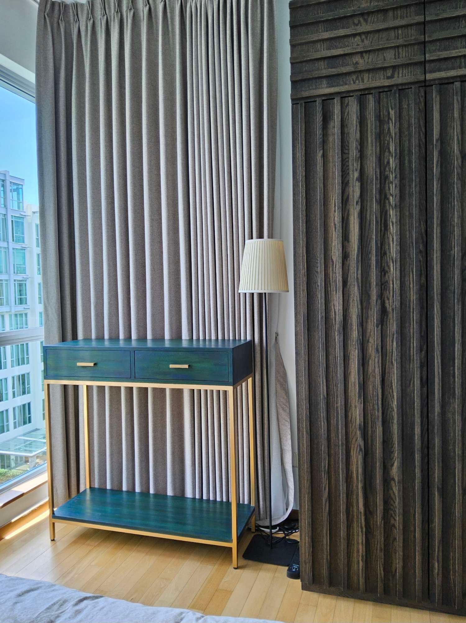 Indus Mono Box Console