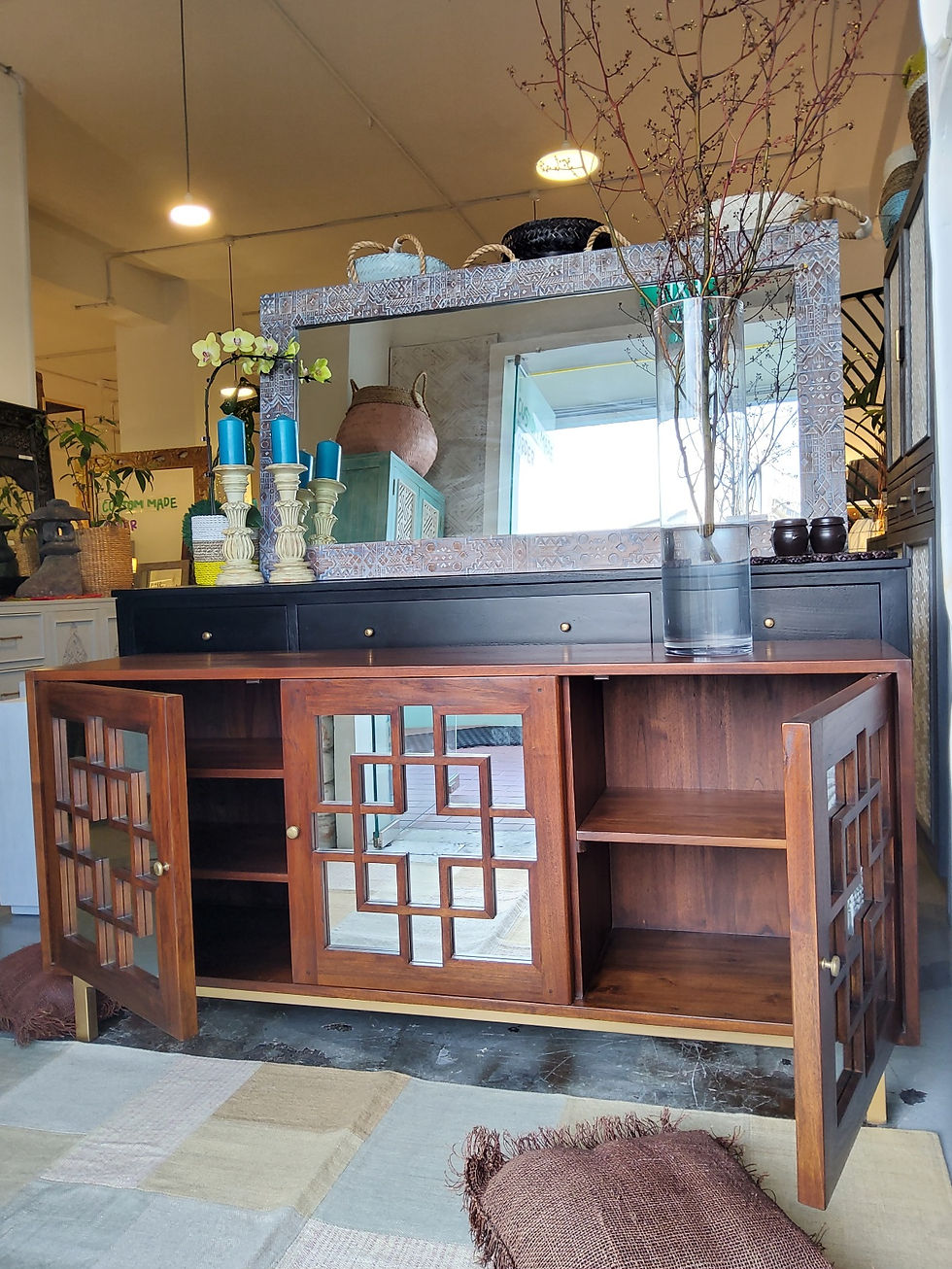 Thumbnail: MoMo 3 Mirrored Cabinet