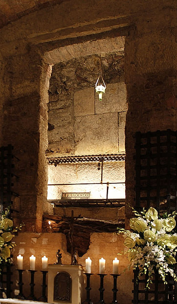 Tomb_of_Saint_Francis_-_Basilica_di_San_
