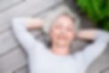 Ältere Frau macht Meditation gegen Krebs Erkrankung mit Programm von Dr. Dieter Eisfeld und Psychologische Praxis Hamburg-Mitte