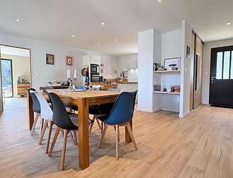 Salle à manger maison neuve