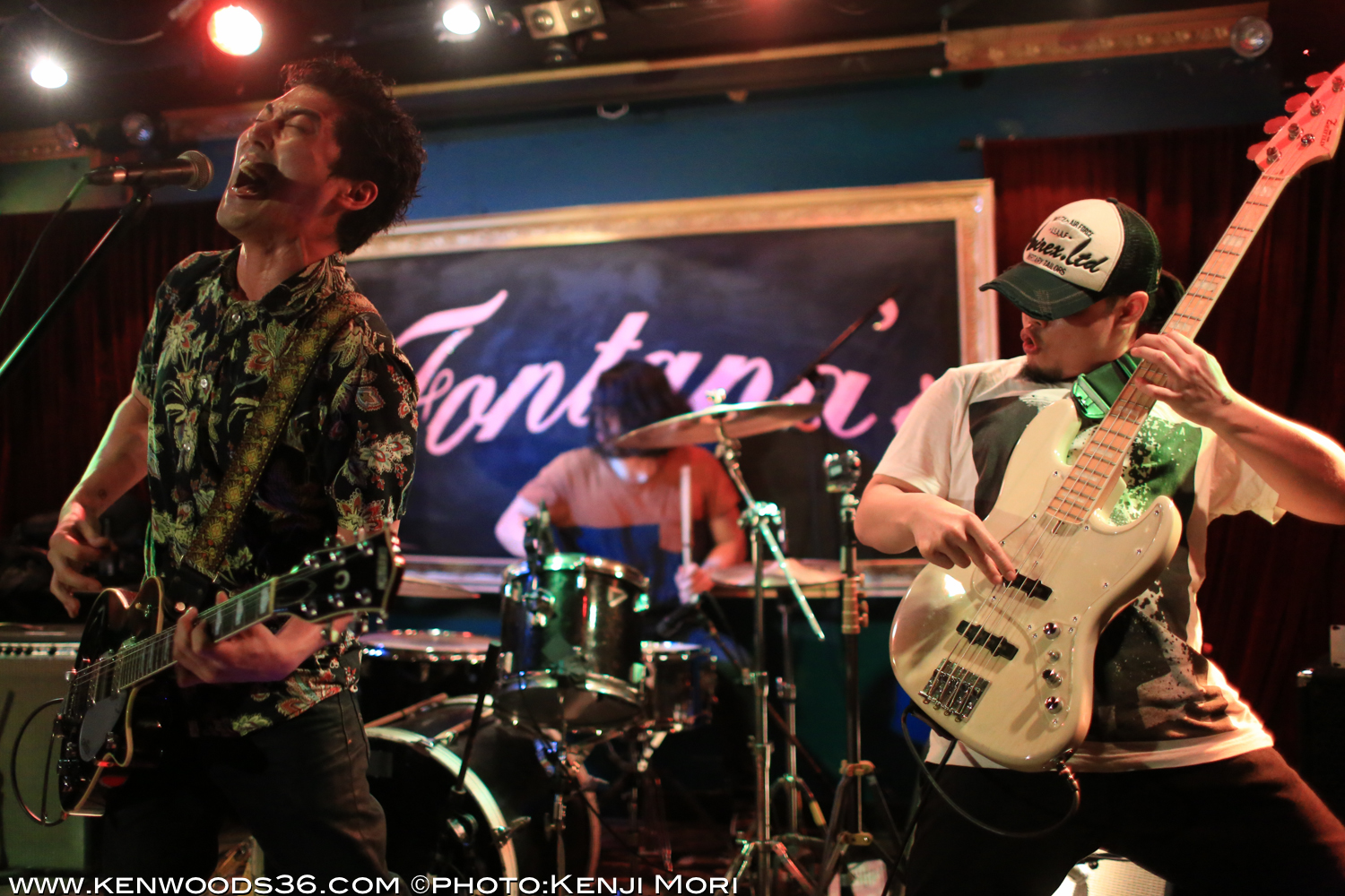 Live_0049.jpg