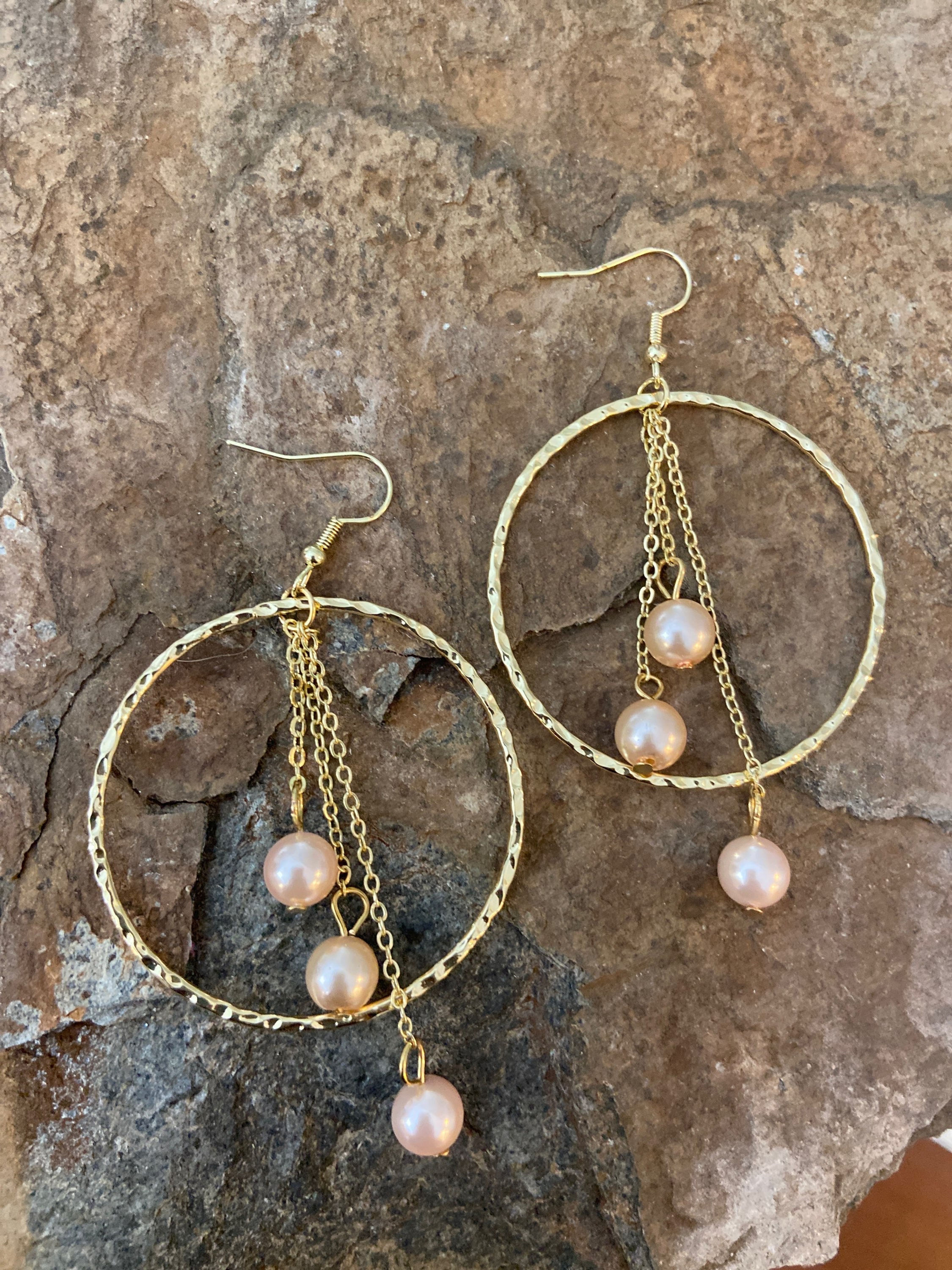 Earring Hoop Triple Chain (pink)