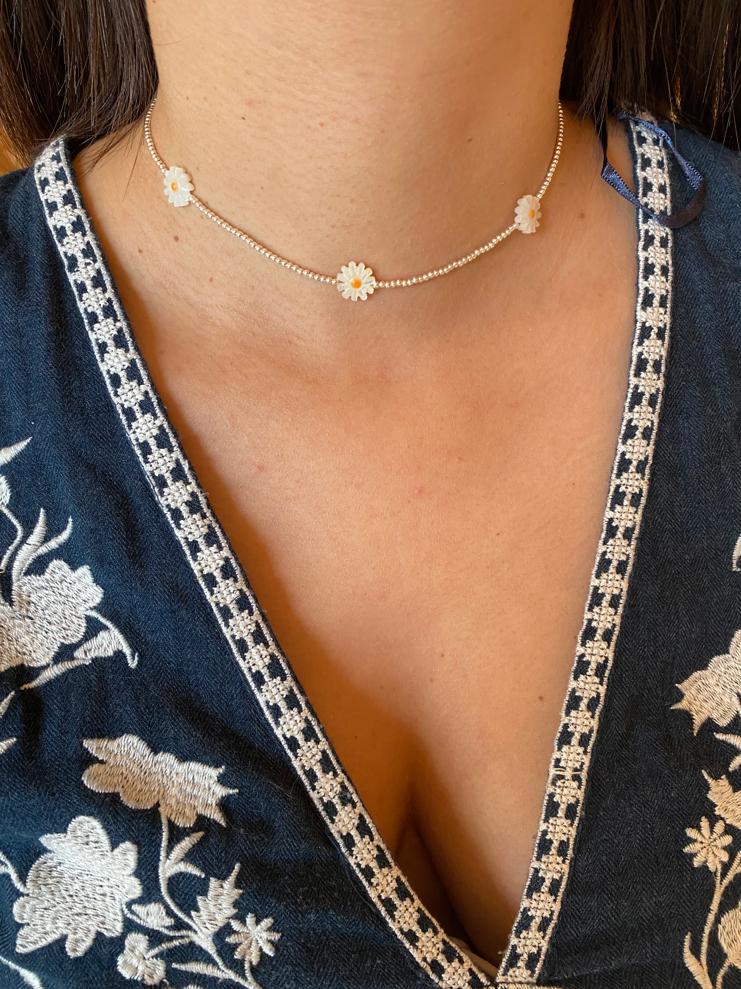 Collier perles marguerites