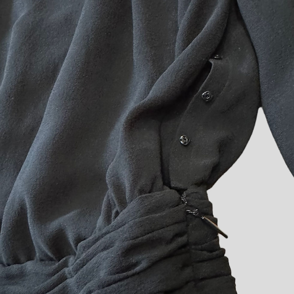 Miniature : Yves Saint Laurent Robe noire 