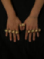 מבט על-ידיים208848242.jpg