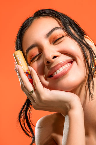 E-commerce makeup artist in Los Angeles providing touchups, continuity, and camera-ready makeup during production.