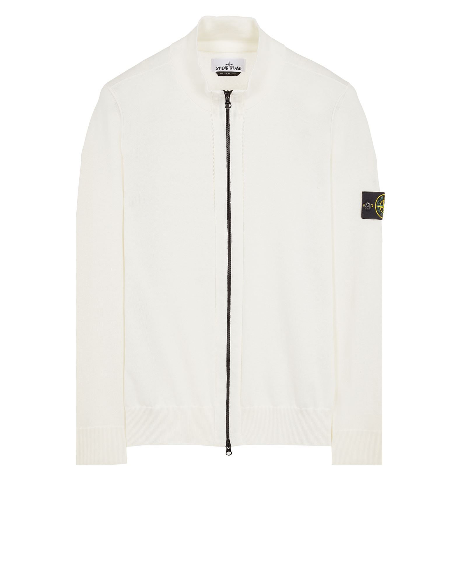 Veste blanche Stone Island, fermeture éclair, logo sur la manche, collection printemps.