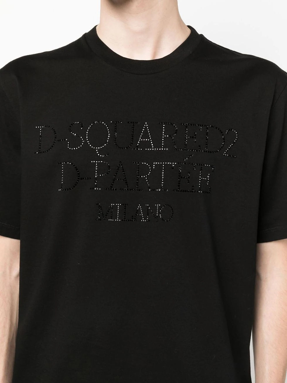 Miniature : T-shirt noir avec le texte D squared, détails élégants, pour homme.