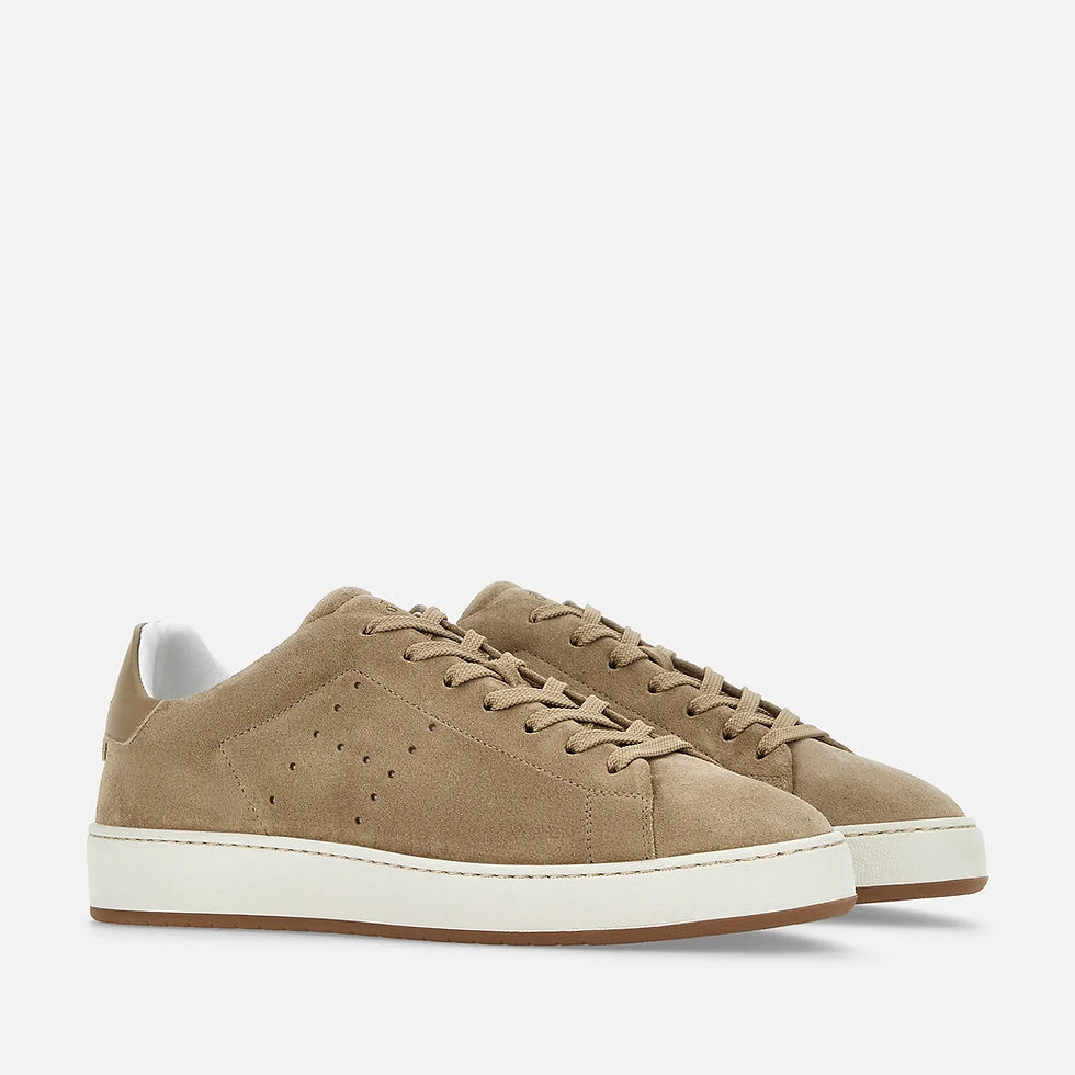 Chaussures en daim marron clair, semelle blanche, lacets, confort et style, Boutique Karsenty