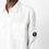 Miniature : Homme portant une chemise blanche texte blanc et logo noir. Boutique Karsenty.
